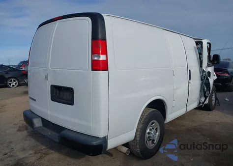 2019 Chevrolet Express 2500 Work Van z USA, uszkodzony, nr VIN 1GCWGAFPXK1365332